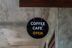 Read more about the article Blade Signs: The Secret to Capturing Foot Traffic in Downtown Holland, MI